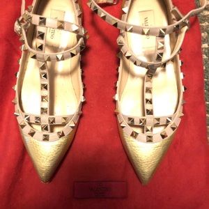 Valentino Rockstud Flats in Gold